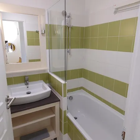 Dans Village Normandy Garden, Pierre & 펜션 *