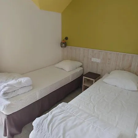 펜션 Dans Village Normandy Garden, Pierre &