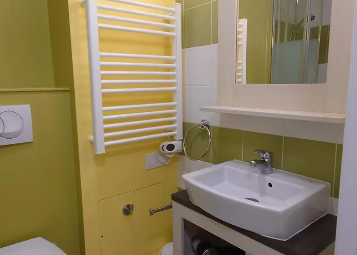 Dans Village Normandy Garden, Pierre & Branville