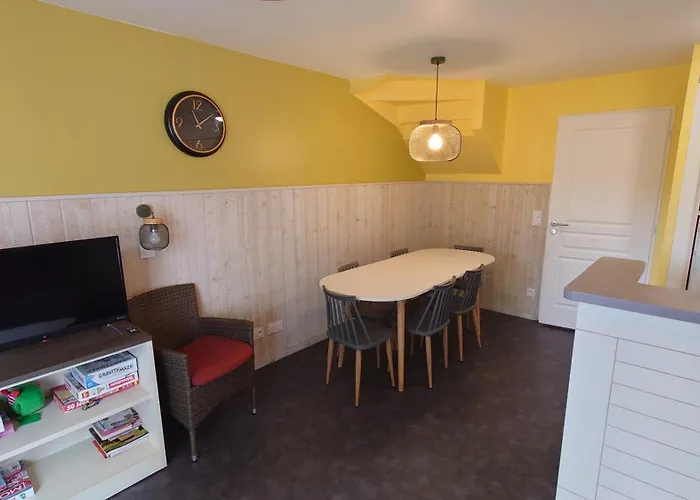 Dans Village Normandy Garden, Pierre & Prázdninový dům Branville